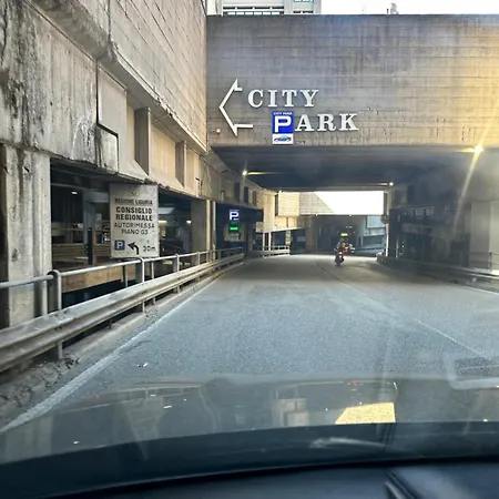 Via Fieschi Dieci Lägenhet *